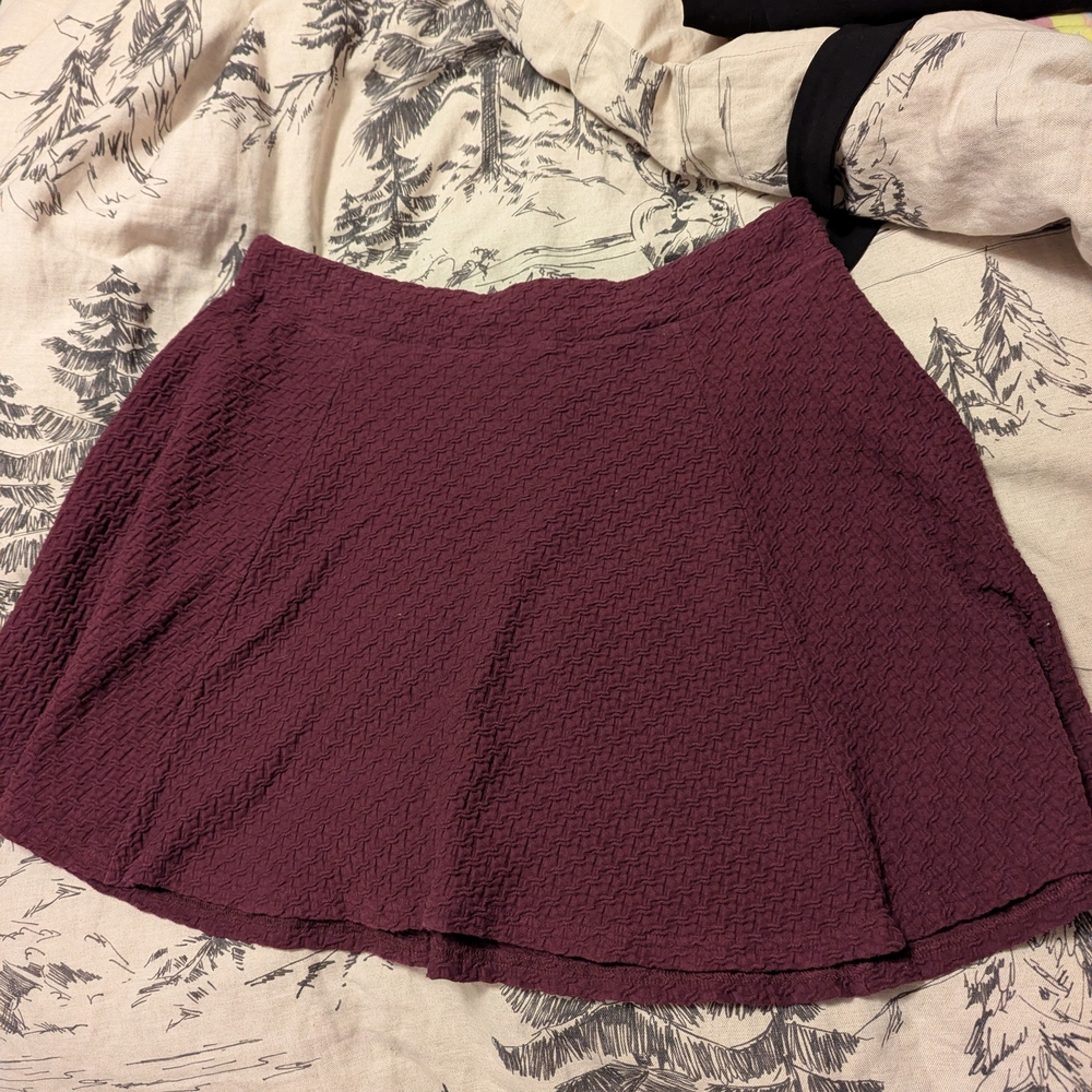 Elegant Textured Skirt in Purple